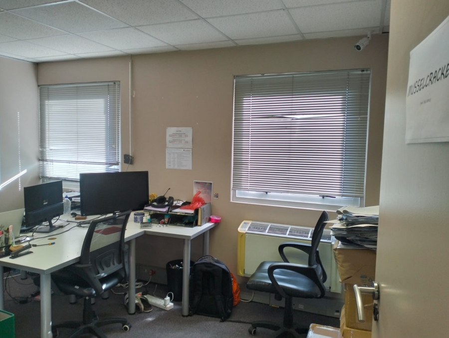 To Let commercial Property for Rent in Rosenpark Western Cape